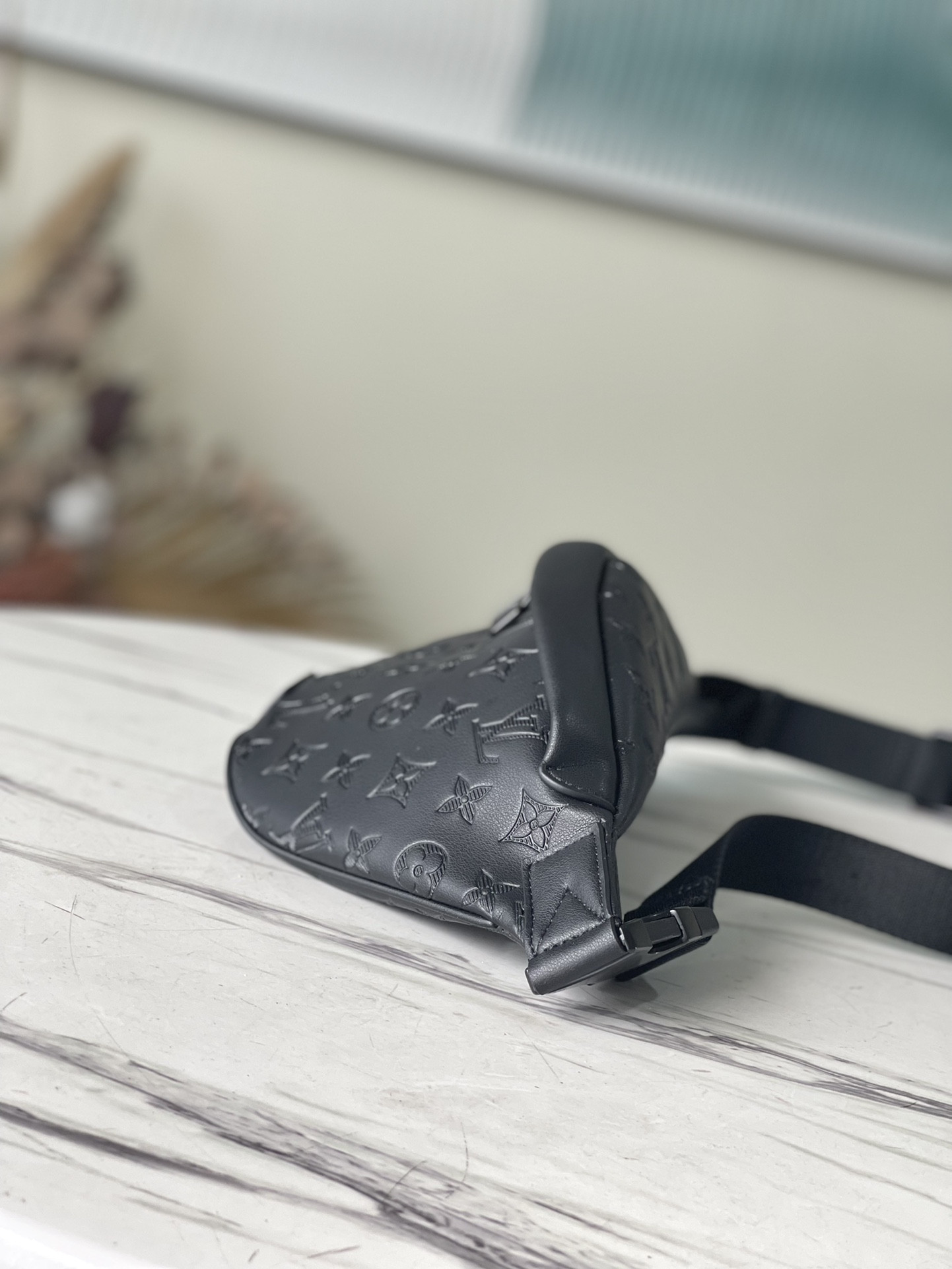 LV DISCOVERY BUMBAG PM M46036 44×15×9cm