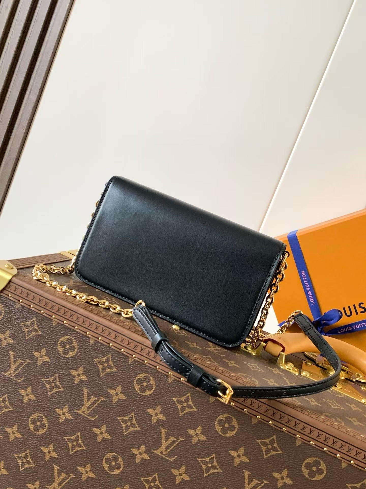 LV Wallet On Chain LV Bloom M14564 20x11.5x4cm