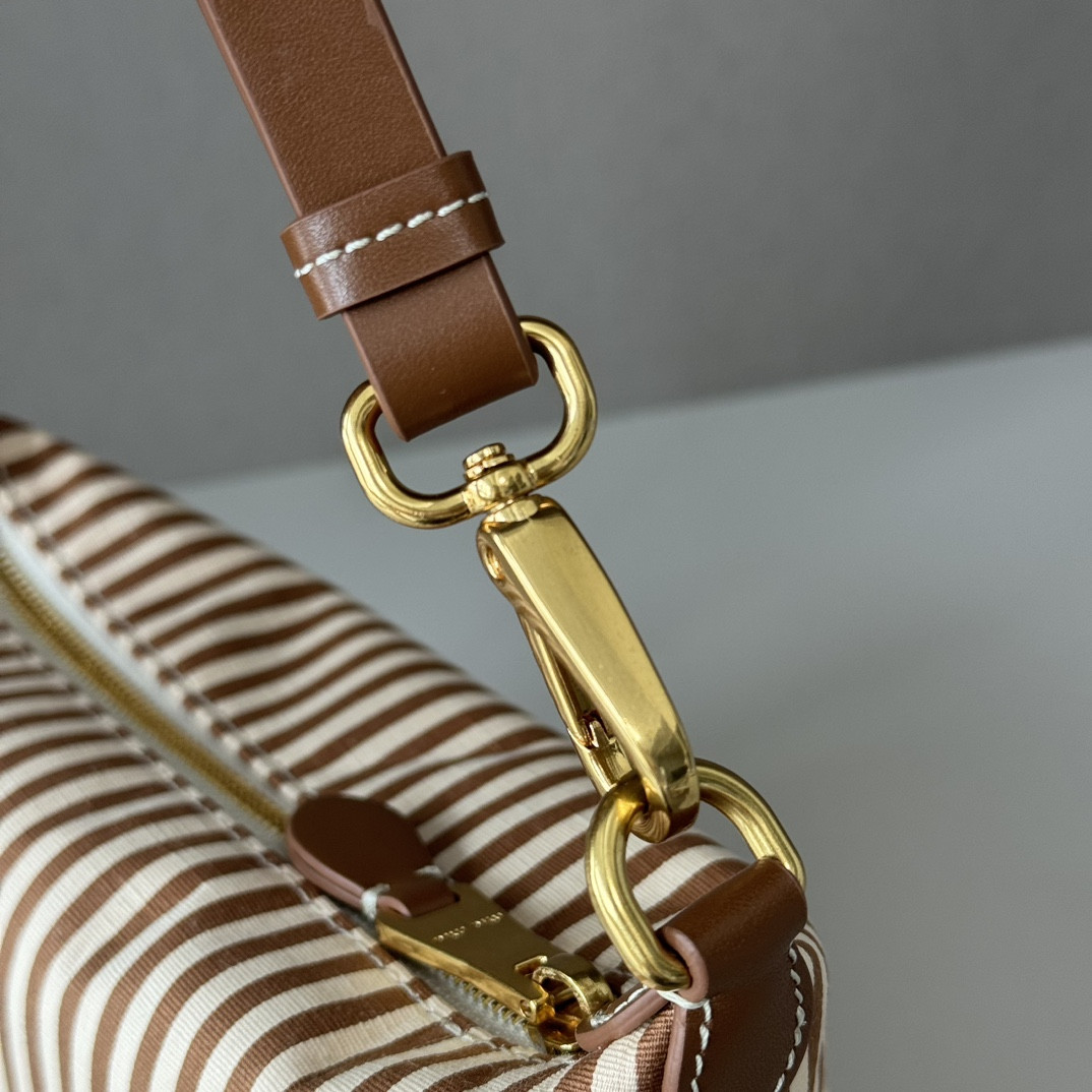 Miu Miu Jacquard fabric pouch with logo 14x18.5x10cm