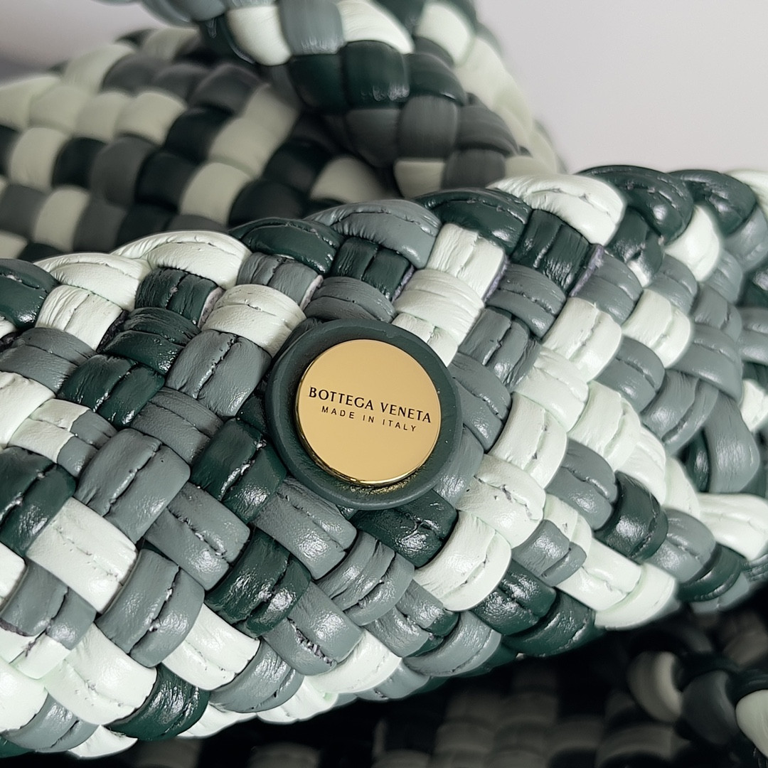 bo*te*ga Ve*ne*ta small tosca 16.5x20x7cm