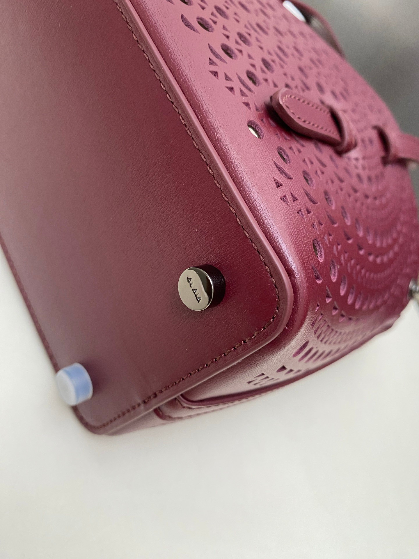 ALAÏA Mina 25 bag 25x20x12cm