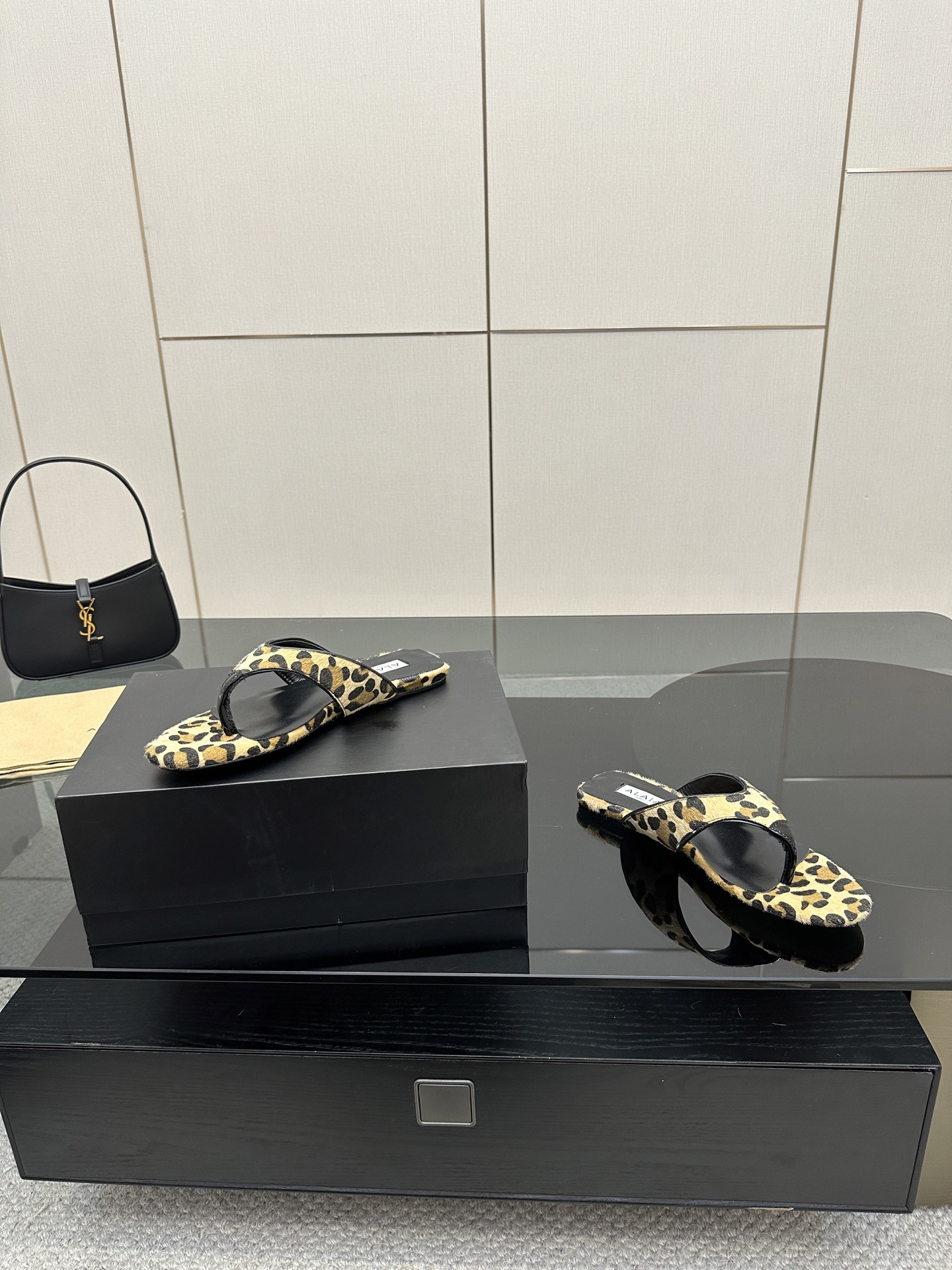 UA Alaia Triangle Flat Slides(Customized Size 7-10 days production time)