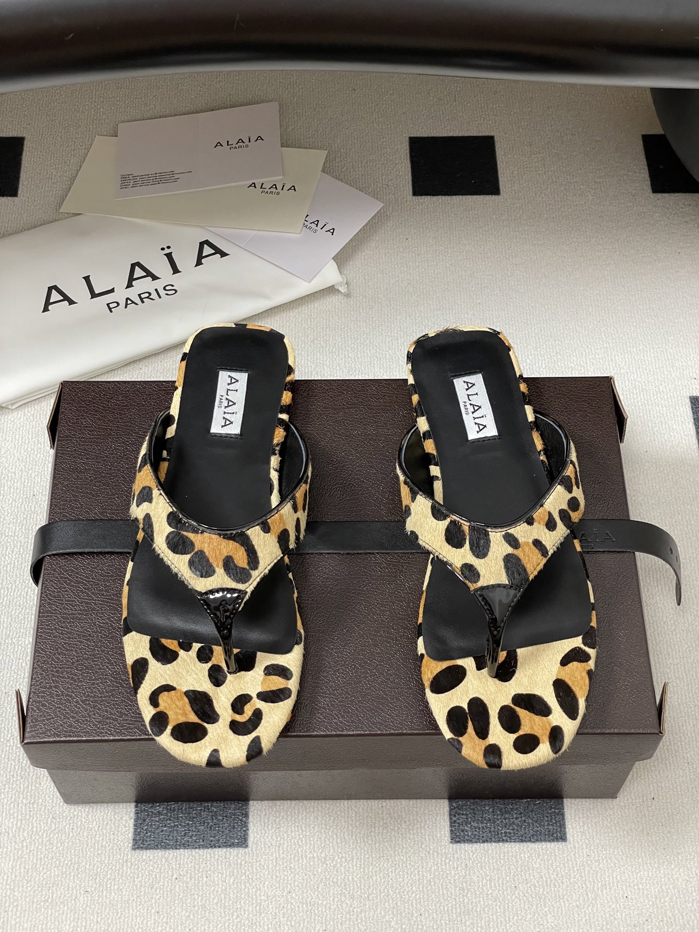UA Alaia Triangle Flat Slides(Customized Size 7-10 days production time)