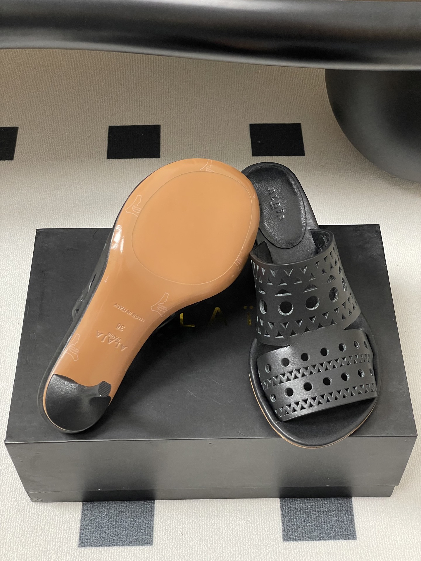 UA Alaia Heeled slippers 5.5cm Heel(Customized Size 7-10 days production time)