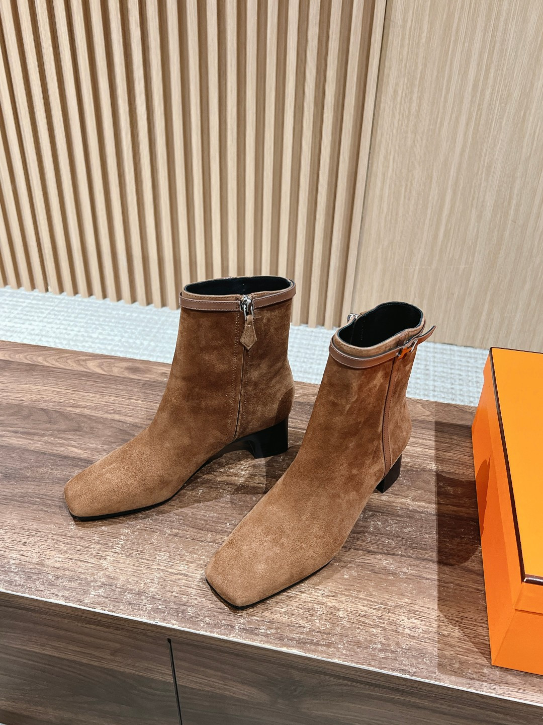 ua H**mes boot 5cm heel