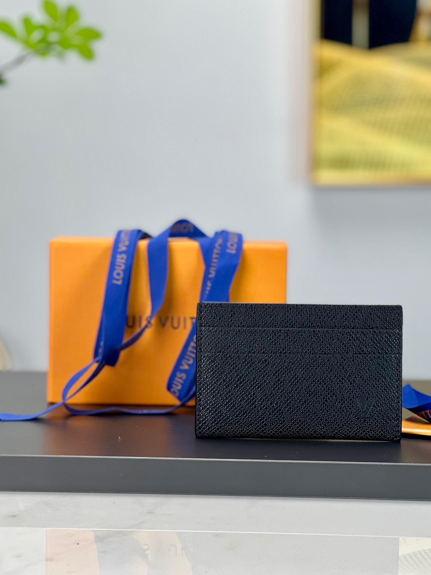 LV DOUBLE CARD HOLDER M32730